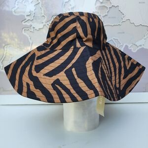 Chico's Zebra Print Bucket Hat Black Tan Animal Print OS NEW